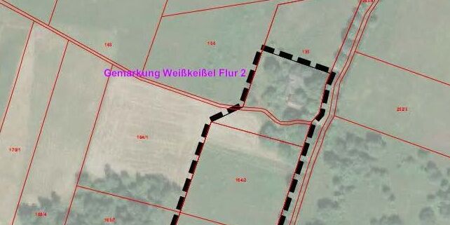 News Titelbild - Bekanntmachung über die Änderung und den Entwurf der Ergänzungssatzung „Lindenweg Weißkeißel“